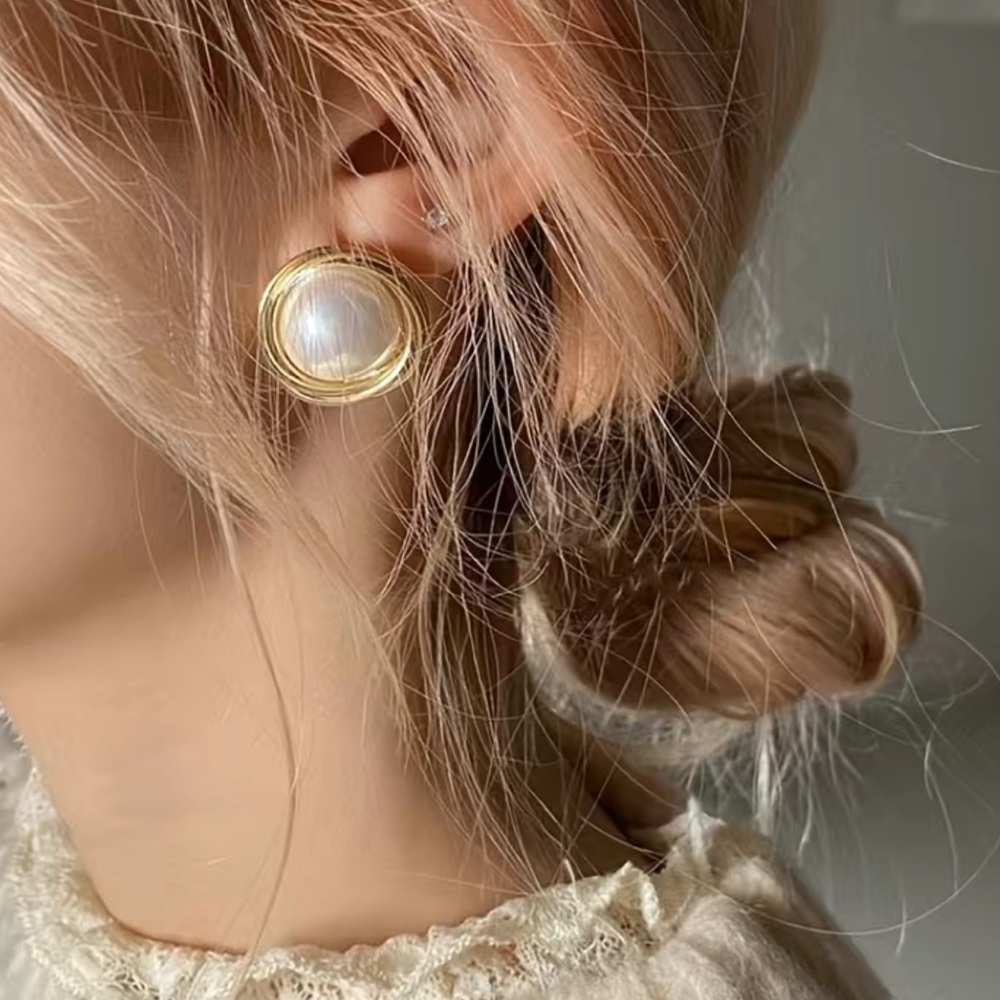 BRAND NEW 14K Gold Plated Vintage Bright Large Faux Pearl Stud Earrings 1Pair - Picture 2 of 5